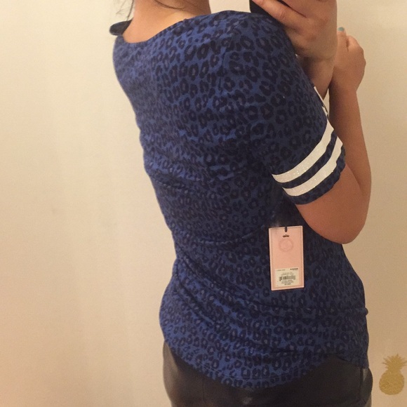 Juicy couture leopard print tee. S - Picture 3 of 4